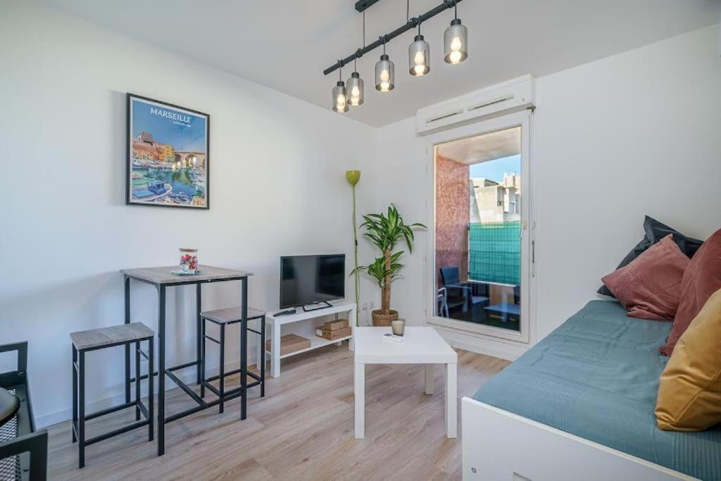 Appartement Climatise Avec Terrasse Tout Equipe A 5Min De La Gare St Charles Marsilya Dış mekan fotoğraf