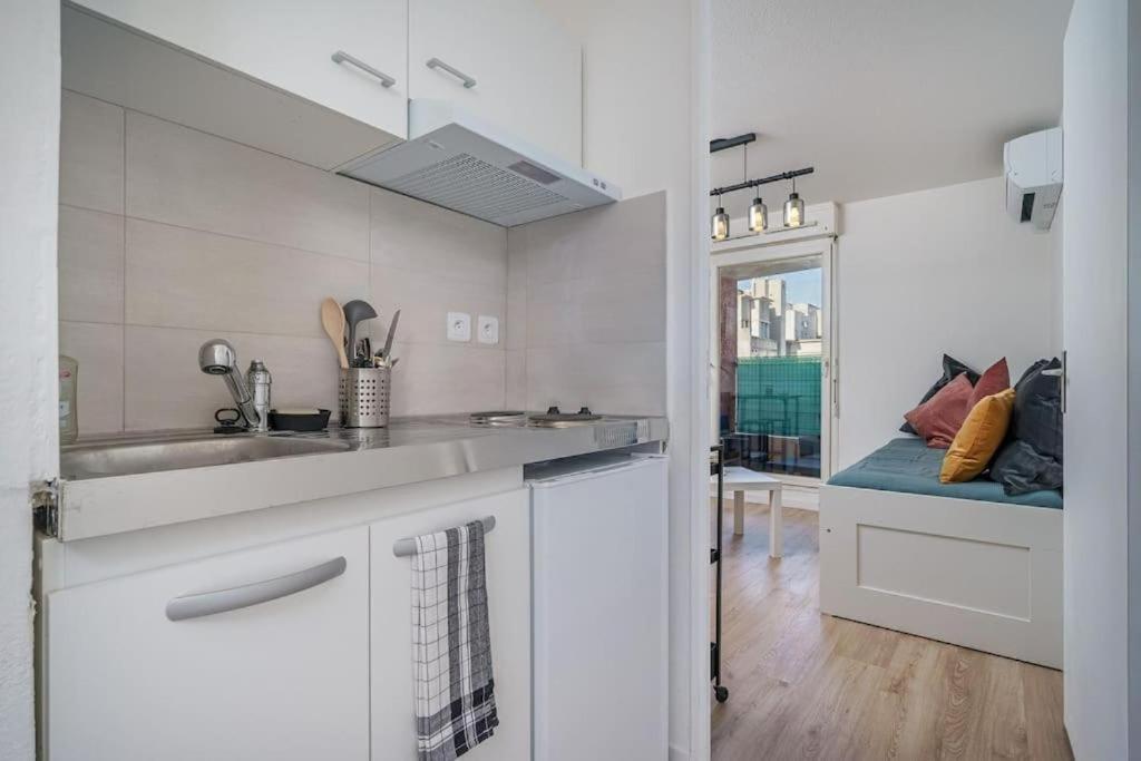 Appartement Climatise Avec Terrasse Tout Equipe A 5Min De La Gare St Charles Marsilya Dış mekan fotoğraf