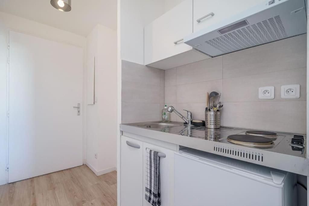 Appartement Climatise Avec Terrasse Tout Equipe A 5Min De La Gare St Charles Marsilya Dış mekan fotoğraf