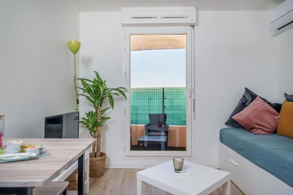 Appartement Climatise Avec Terrasse Tout Equipe A 5Min De La Gare St Charles Marsilya Dış mekan fotoğraf