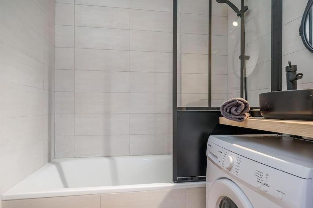 Appartement Climatise Avec Terrasse Tout Equipe A 5Min De La Gare St Charles Marsilya Dış mekan fotoğraf